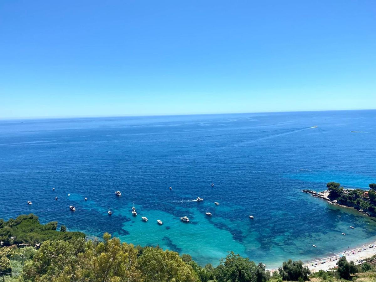 Kiss Of Sea - Balzi Rossi & Baia Beniamin *